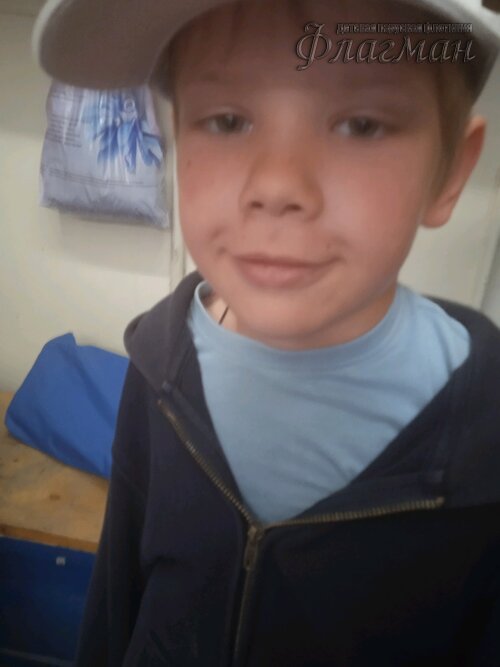 2d18d7dd.ID Photo.041006